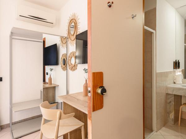 B&B HOTEL Ischia San Nicola : photo 4 de la chambre petite chambre double