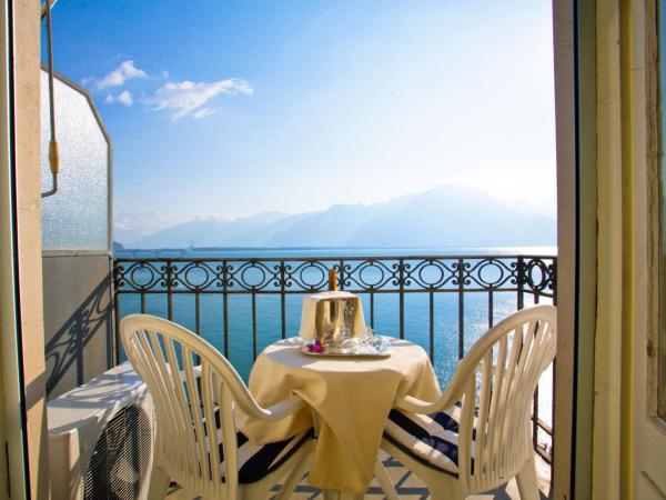 Hôtel du Grand Lac Excelsior : photo 4 de la chambre chambre double standard avec balcon - vue sur lac