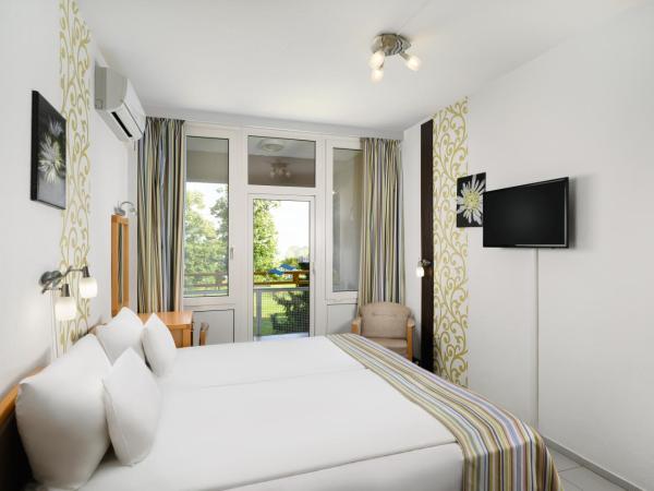 Danubius Hotel Marina : photo 2 de la chambre chambre lit jumeaux exécutive avec vue sur le lac