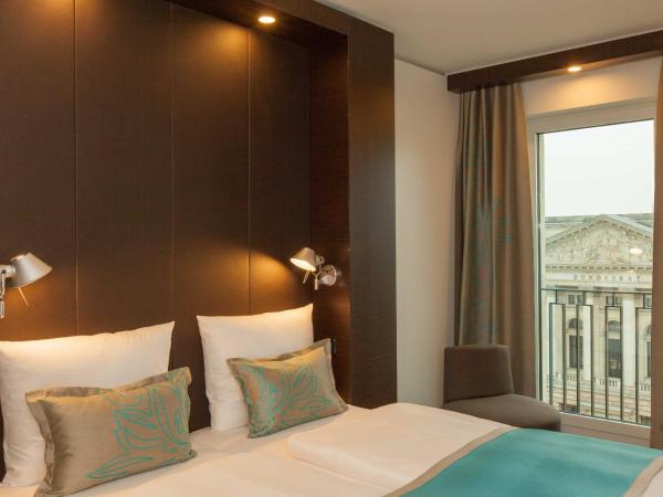 Motel One Berlin-Potsdamer Platz : photo 3 de la chambre chambre lit queen-size.