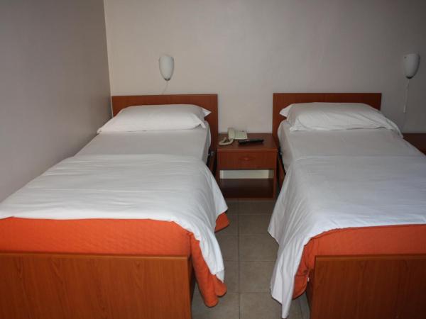 Albergo Avalon : photo 6 de la chambre chambre triple