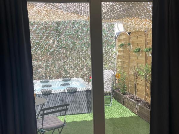 Ancient Agora Plaka : photo 3 de la chambre deluxe double room with balcony and jacuzzi