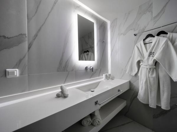 Azur Hotel : photo 10 de la chambre chambre double ou lits jumeaux exécutive