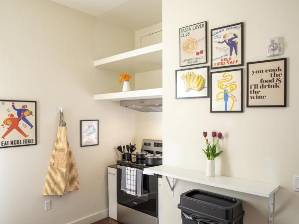 1906 Mission : photo 9 de la chambre chambre double avec salle de bains commune