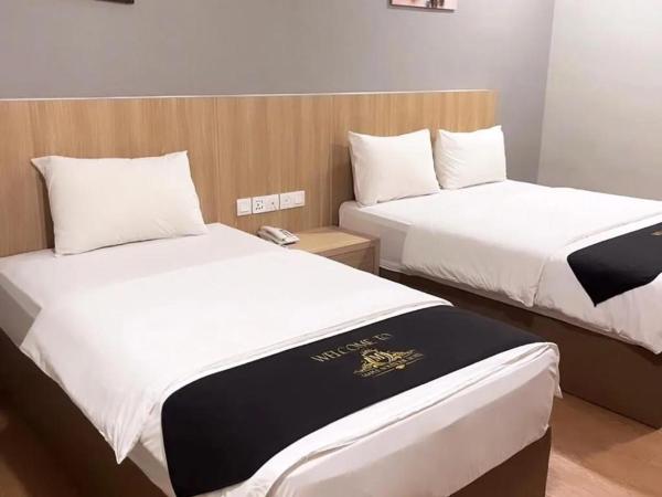 Maple Boutique Hotel : photo 1 de la chambre chambre triple supérieure