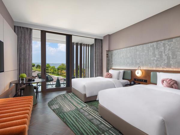 Hotel Indigo Suzhou Yangcheng Lake, an IHG Hotel : photo 3 de la chambre chambre lits jumeaux standard - vue sur lac