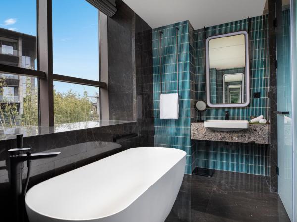 Hotel Indigo Suzhou Yangcheng Lake, an IHG Hotel : photo 2 de la chambre chambre lit king-size standard avec vue