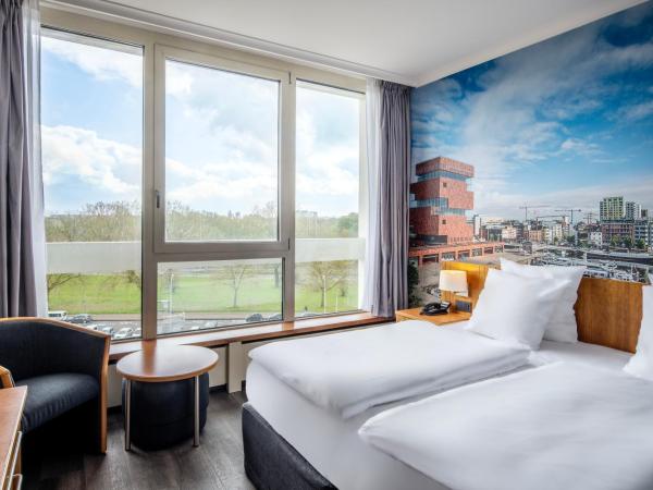 Crowne Plaza Antwerpen, an IHG Hotel : photo 3 de la chambre chambre standard lit queen-size