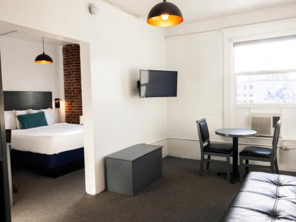 American Hotel : photo 1 de la chambre suite 1 chambre avec salle de bains commune