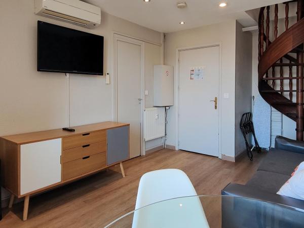 Aparthotel AMMI Nice Massena - ex Ajoupa : photo 5 de la chambre appartement en duplex avec balcon