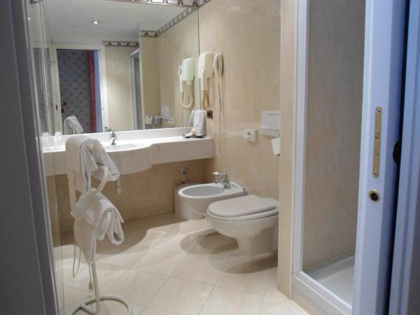 Hotel Continental : photo 1 de la chambre chambre double ou lits jumeaux