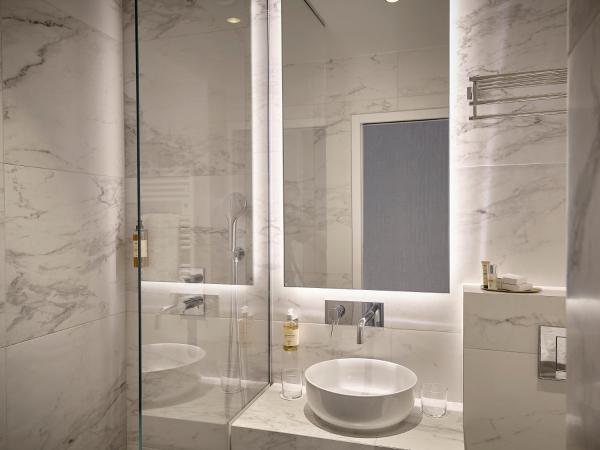 Beausejour Ranelagh : photo 6 de la chambre chambre double ou lits jumeaux deluxe - vue sur ville