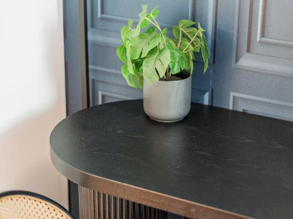 RIVÉ by Home1 : photo 1 de la chambre chambre lits jumeaux avec salle de bains commune