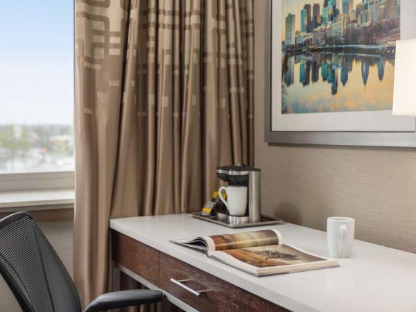 Hilton Philadelphia City Avenue : photo 2 de la chambre chambre lit queen-size