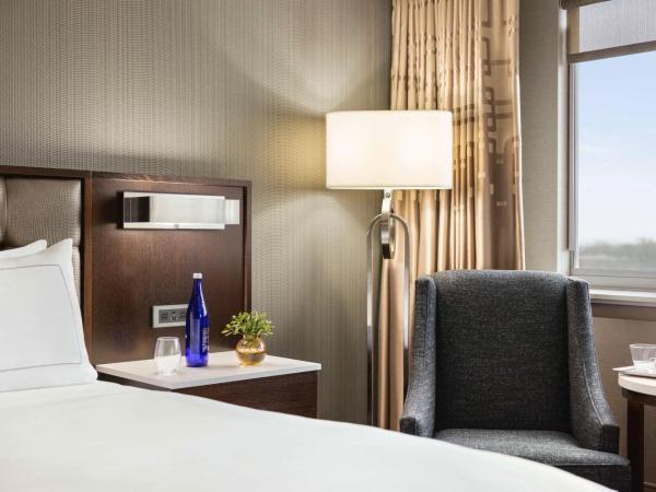 Hilton Philadelphia City Avenue : photo 4 de la chambre chambre lit queen-size