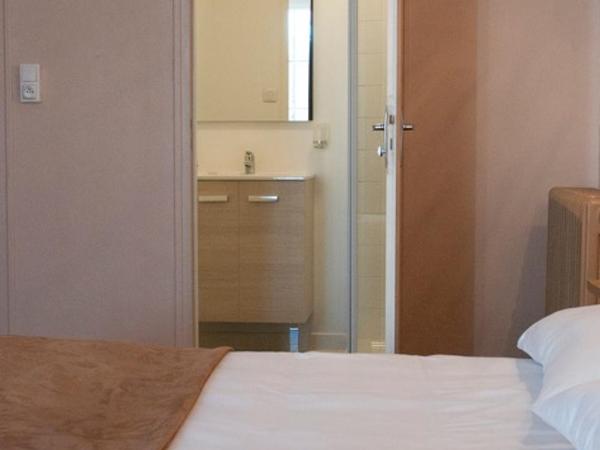 Hôtel des Pyrénées : photo 2 de la chambre chambre lits jumeaux confort