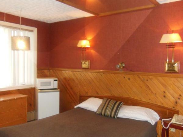 Motel Le Paysan : photo 1 de la chambre chambre lit queen-size 