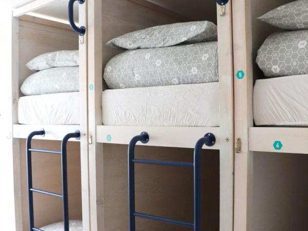 WOT Peniche : photo 3 de la chambre lit dans dortoir 6 lits