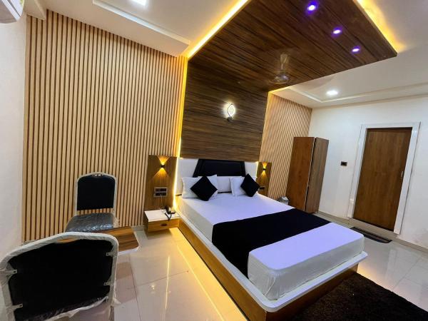 Hotel The Grand : photo 2 de la chambre suite junior