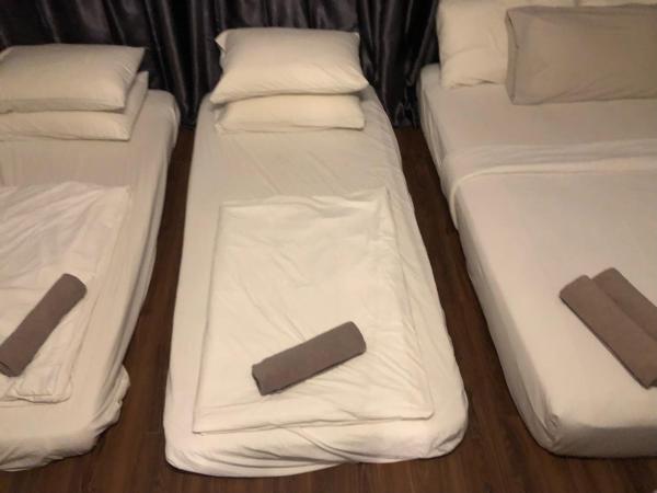 GRAYHAUS INN Ipoh : photo 3 de la chambre chambre familiale avec balcon