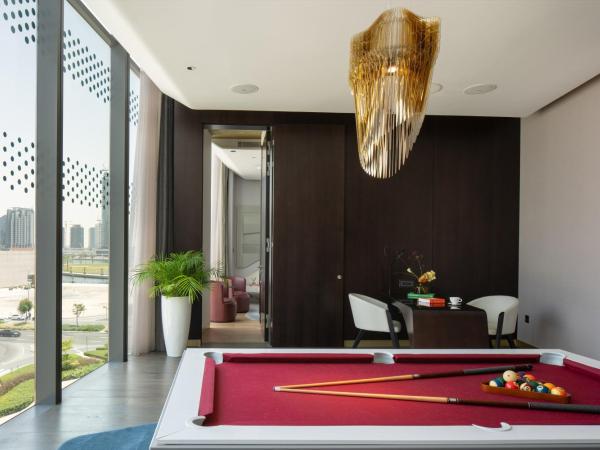 ME Dubai by Meliá : photo 4 de la chambre suite 2 chambres ultimate me + avec salon et jacuzzi