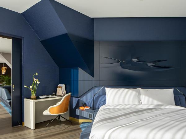 ME Dubai by Meliá : photo 7 de la chambre suite 2 chambres ultimate me + avec salon et jacuzzi