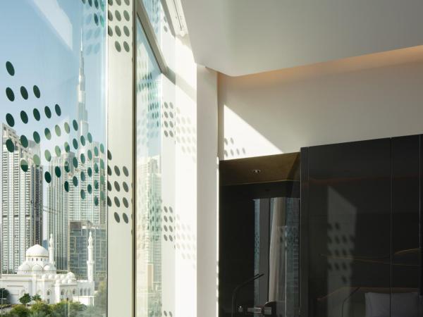 ME Dubai by Meliá : photo 2 de la chambre always me with burj khalifa view