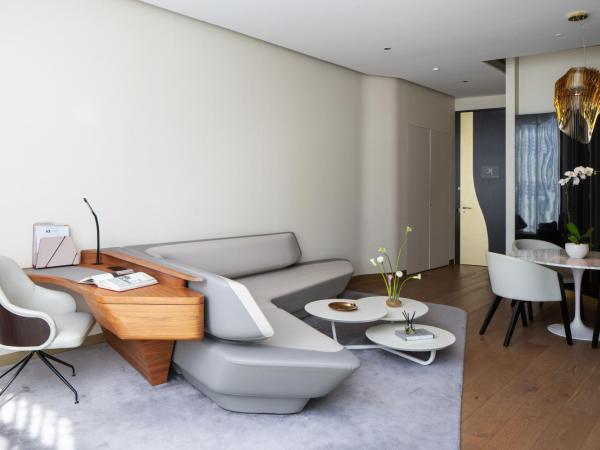 ME Dubai by Meliá : photo 4 de la chambre beyond me + suite with burj khalifa view and jacuzzi