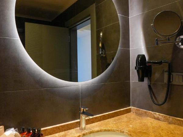 Ada Port Hotel Adults Only : photo 6 de la chambre chambre lit king-size supérieure