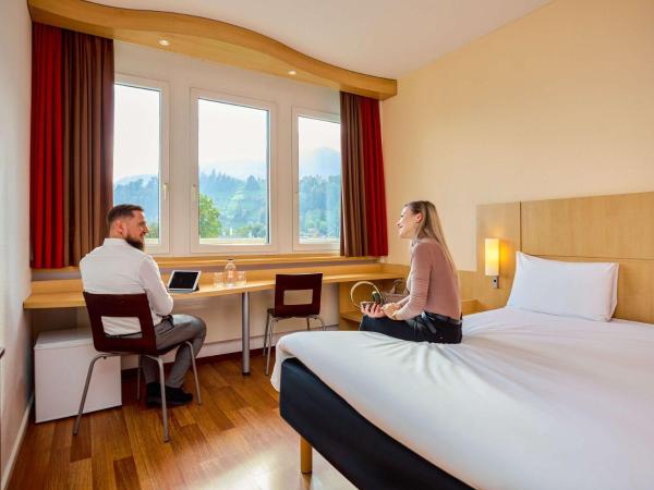 ibis Luzern Kriens : photo 1 de la chambre chambre double standard - vue sur montagne