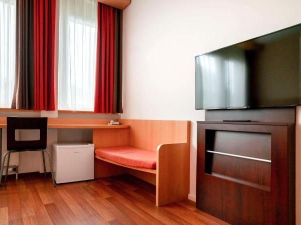 ibis Luzern Kriens : photo 2 de la chambre chambre standard avec 1 lit double et 1 lit simple