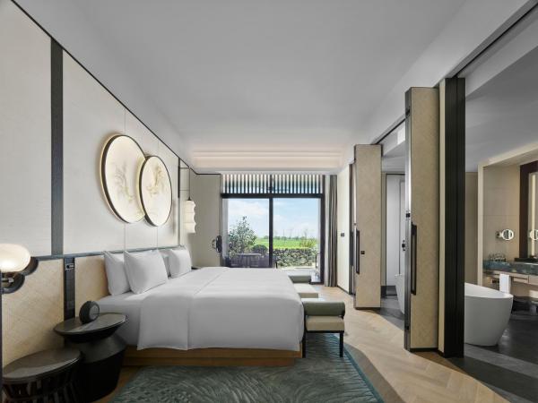 Banyan Tree Yangcheng Lake : photo 1 de la chambre lakefront pool deluxe king room