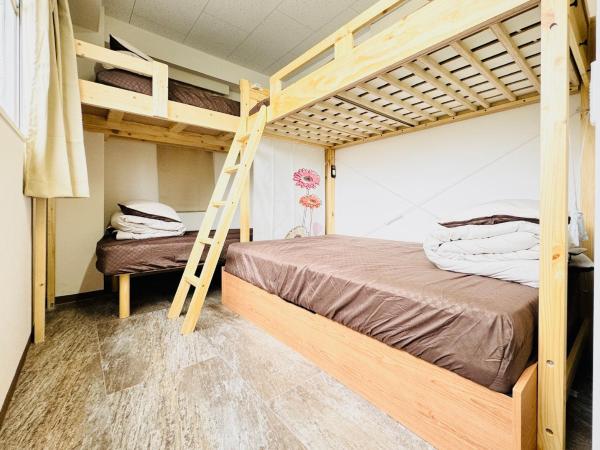 GUEST HOUSE B's FiveⅡ : photo 4 de la chambre chambre familiale avec baignoire