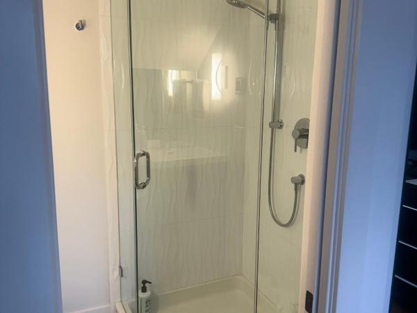 Upper Room in the Mission : photo 6 de la chambre chambre lit queen-size