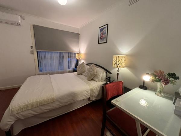 Sunny House - Melbourne Airport Home : photo 4 de la chambre chambre lit queen-size deluxe
