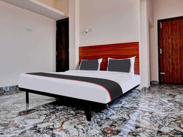 OYO Grand Moon Light : photo 2 de la chambre chambre triple classique