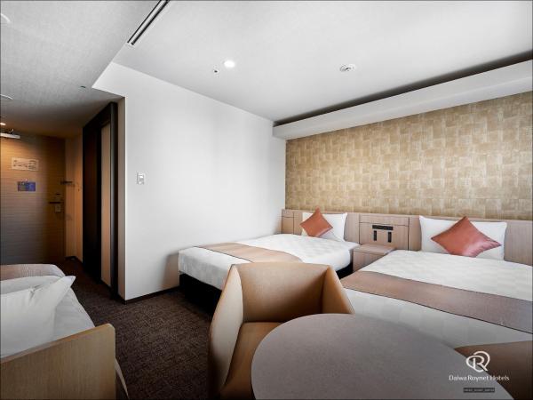 Daiwa Roynet Hotel Kyoto-Hachijoguchi : photo 1 de la chambre chambre lits jumeaux de luxe avec lit d'appoint - non-fumeurs