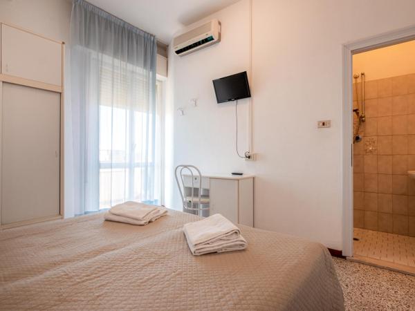 Hotel Serafini : photo 6 de la chambre chambre double