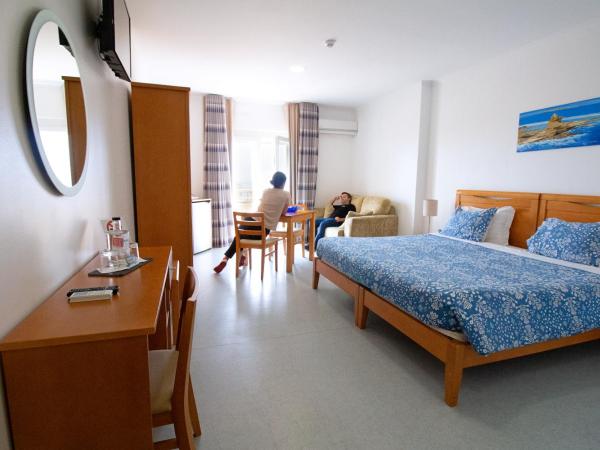 WOT Peniche PinhalMar : photo 5 de la chambre chambre double ou lits jumeaux - vue sur mer