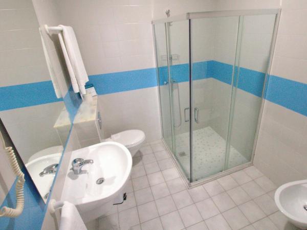 WOT Peniche PinhalMar : photo 6 de la chambre chambre familiale