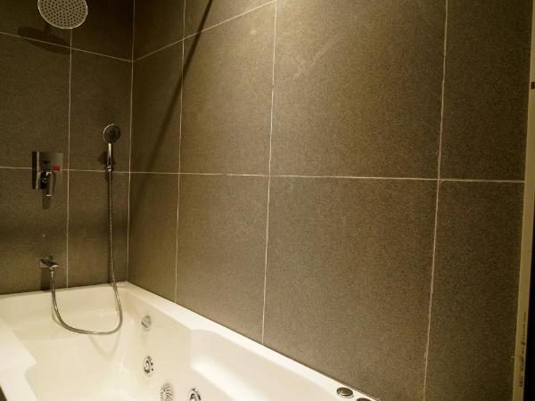 Hotel Sakura Gold : photo 5 de la chambre chambre lit king-size supérieure