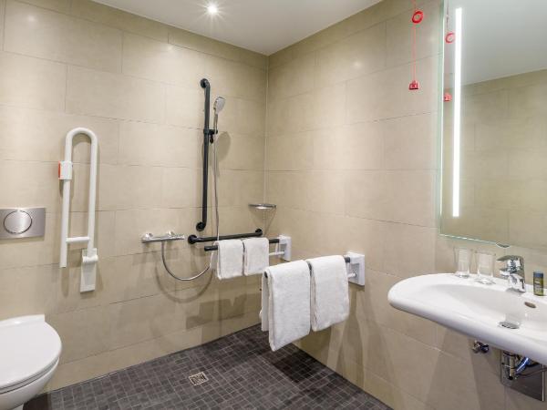 Holiday Inn Munich - City East, an IHG Hotel : photo 6 de la chambre chambre lit queen-size standard - accessible aux personnes à mobilité réduite