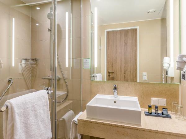 Holiday Inn Munich - City East, an IHG Hotel : photo 5 de la chambre chambre standard lit queen-size