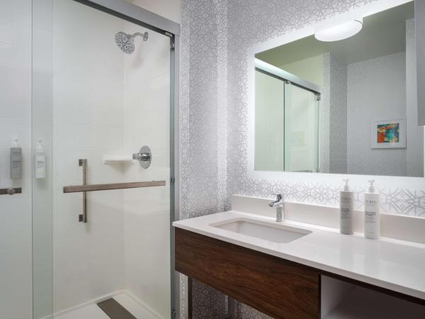 Hampton Inn & Suites Memphis East : photo 4 de la chambre chambre lit king-size - non-fumeurs