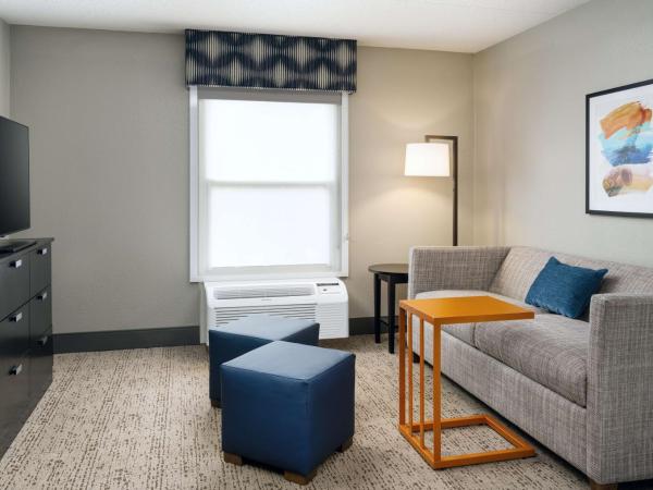 Hampton Inn & Suites Memphis East : photo 6 de la chambre suite 1 chambre lit king-size - non fumeurs 