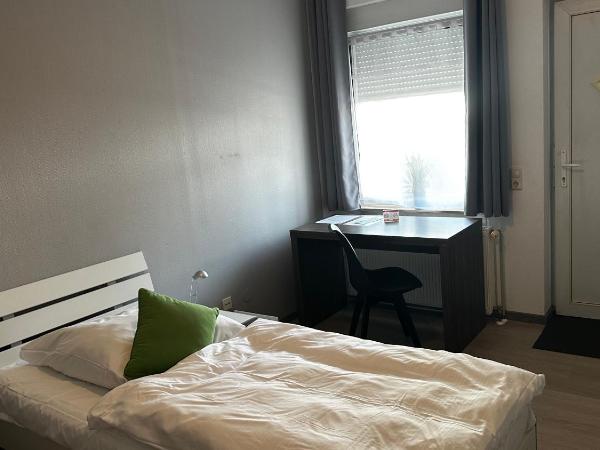 Messe Motel Laatzen : photo 1 de la chambre chambre simple