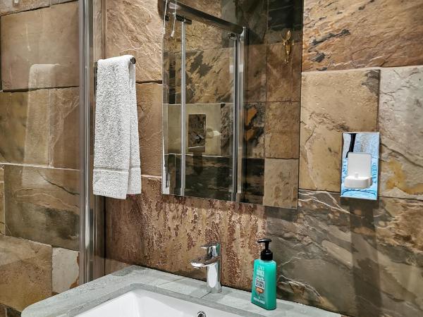 The Base Vegan Retreat Animal Sanctuary : photo 1 de la chambre chambre lit king-size