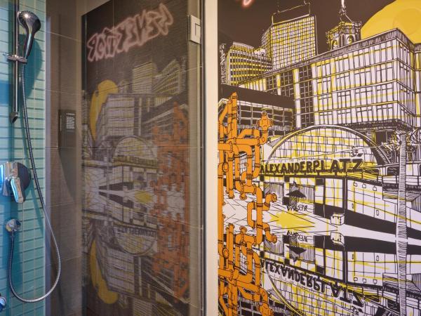 Generator Berlin Alexanderplatz : photo 3 de la chambre chambre quadruple