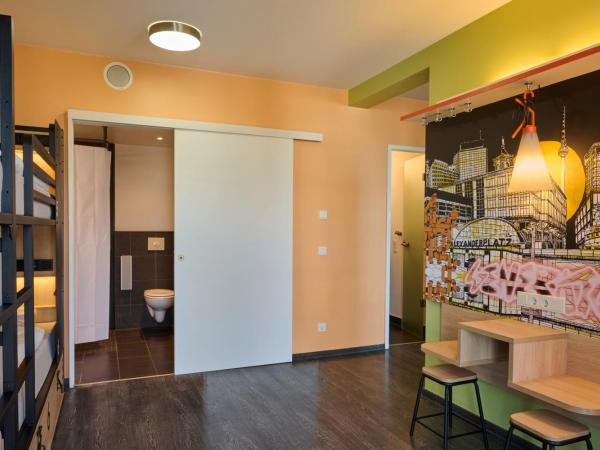 Generator Berlin Alexanderplatz : photo 4 de la chambre lit dans dortoir de 8 lits