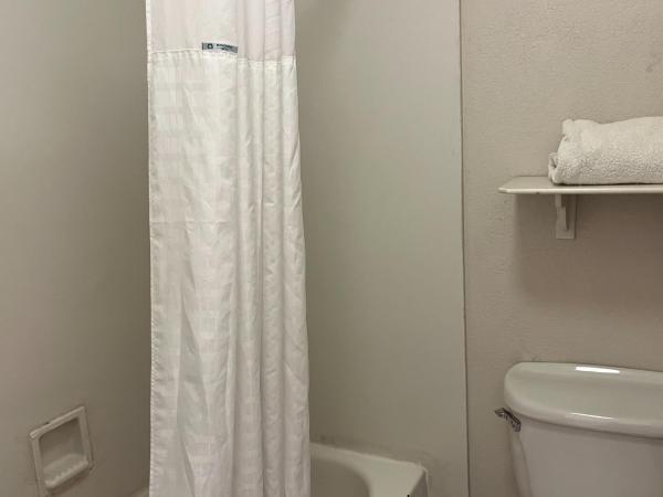 Motel 6 Phoenix, AZ Midtown : photo 5 de la chambre chambre 2 lits queen-size - non-fumeurs